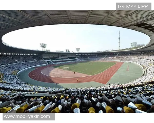 金正恩亲自观赛展现足球热情引发国际媒体广泛关注与解读